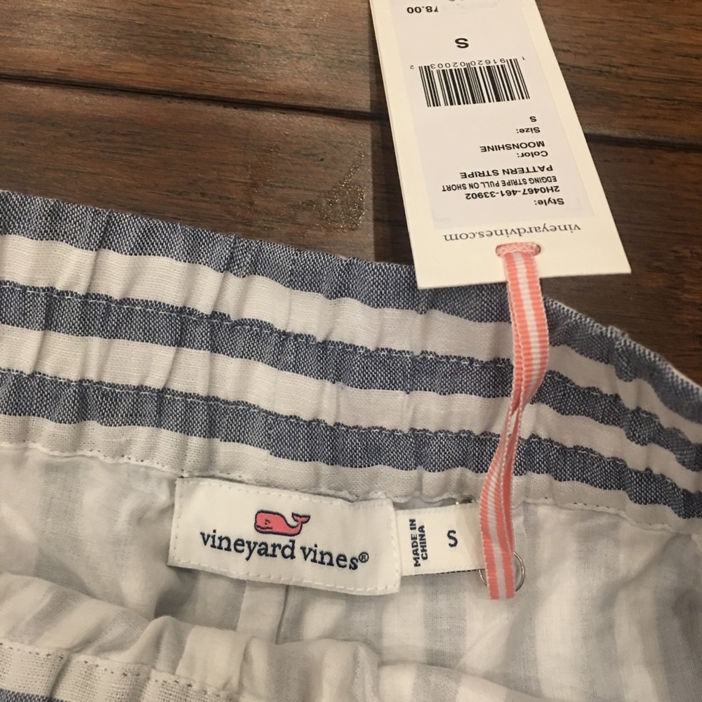 Women’s Vineyard Vine shorts - Picture 3 of 3